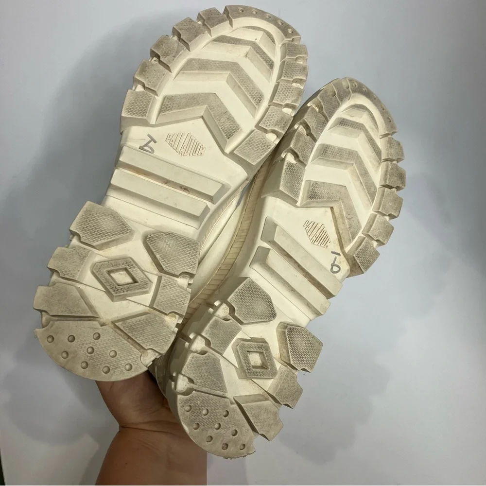 Palladium white revolt low textile sneakers lug sole women’s size 8‎ chunky Y2K